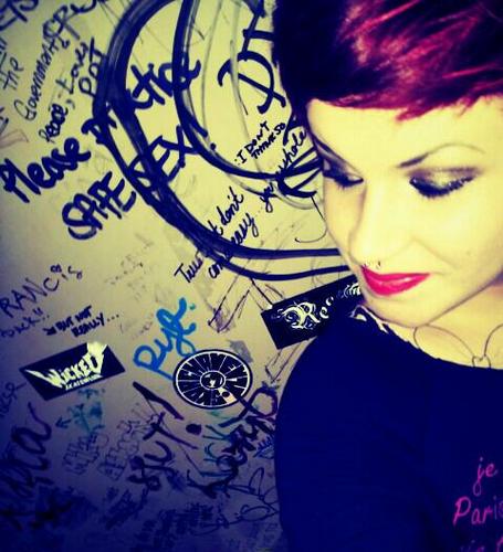 prttyrcklss's profile picture. 