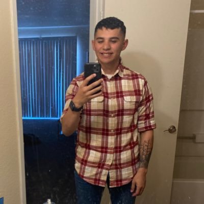 AdamValencia34's profile picture. 