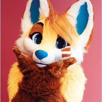 💫Passionate fursuit artist specializing in custom commissions💫. Bringing your furry dreams💫 to life one stitch at a time💫.