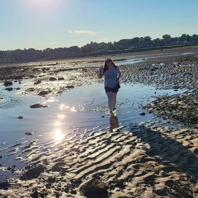 EValentine94's profile picture. El. She/her.