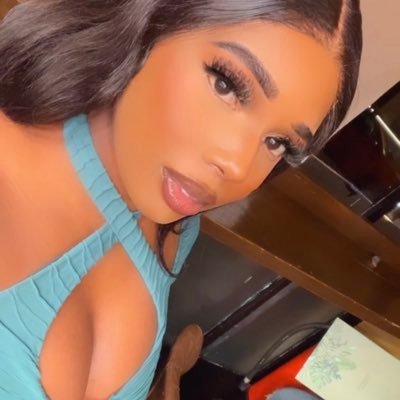 Triceytrinie_'s profile picture. life is amazing it is what it should be🥂