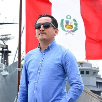 Periodista, Bausatino, Diseñador Gráfico. Productor del podcast de la Marina de Guerra. En mis ratos libres jodo.