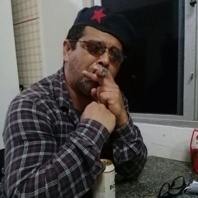 c080239's profile picture. Esquerdista por valorizar igualdade, justiça social, coletivismo, criticar o capitalismo . Tamo junto...