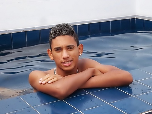 thiago tavares ou melhor thiago cds , melhor gravador de Santa Rita, pb,
15 anos msn, thiagotavaresms@hotmail.com (H), segue ae :)