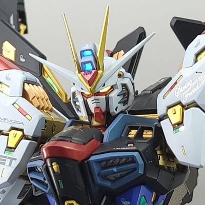 ガンプラメインにプラモデル制作してます。休みの日にコツコツとやってるのでなかなか投稿頻度上がりませんが、丁寧な制作を心がけてます。