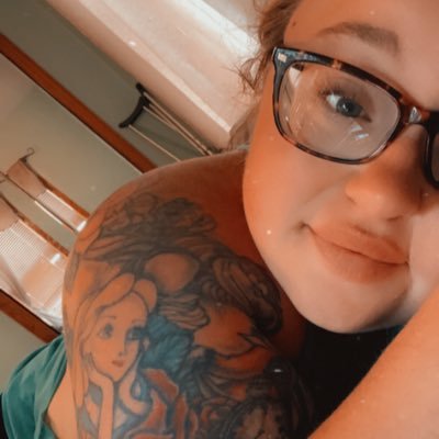 shyanneprovost's profile picture. mom, wife, teacher 🎃👻