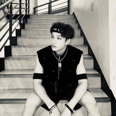 HalfColdWorld's profile picture. Immortal like Hawking , in black holes I’m walking 💖💙💜