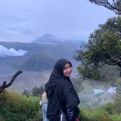 yulithaaslsbll's profile picture. 