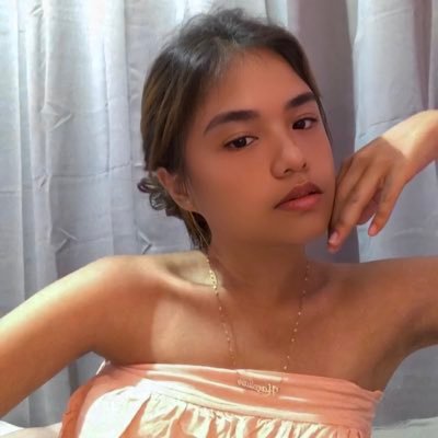 Sofiapeyaya's profile picture. come what may