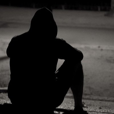 mohmed_q999's profile picture. اشتقت لوجه لا اعلم ماذا فعل به التراب فوالله مامس قلبي ضيق كضيقي عندما رحل ، اللهم ارحمه رحمة الأبرار واغفرله .هذا الحساب صدقه لوالدي @hmedqisi1350