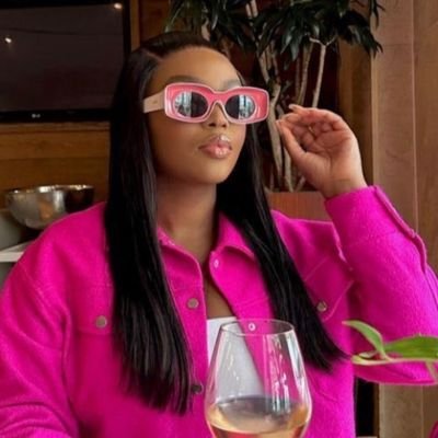 omoyemojaa's profile picture. A child of Rihanna born in the fires of chaos. 🍁