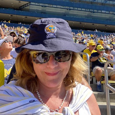 Mom, Michigan and Northwestern grad, marketing and communications exec. Wolverine fanatic💛💙💛💙💛💙