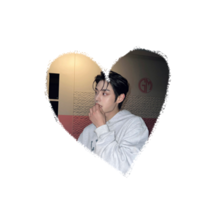 𝐑𝐨𝐥𝐞𝐩𝐥𝐚𝐲𝐞𝐫 — A prominent artist with gilded passion and talents, Kim Jiwoong (𝟏𝟗𝟗𝟖).