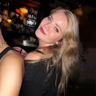 rhiannonella's profile picture. You can't buy happiness but you can buy coffee IG // @rhiannonella_