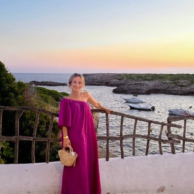 'Ando sola y me río. Del rebaño'. Periodista de banca. Comunicación externa en @bancosabadell