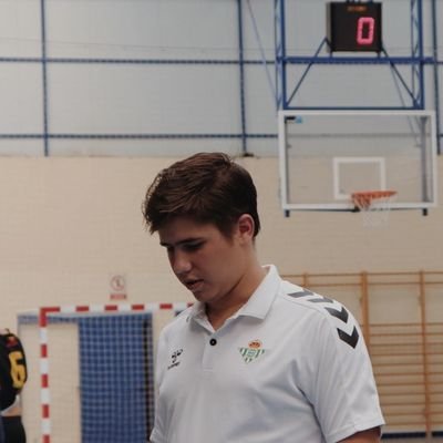 ADE en U.Loyola Andalucia 🇪🇸 Entrenador 🏀 Administración y organizacion en @BaloncestoSev @BetisBasketAcad