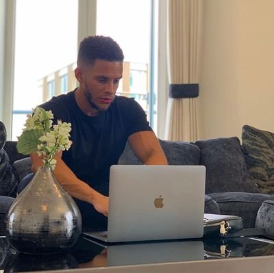 butterflycandhy's profile picture. The world offers everyone different opportunities in various forms, grab it and live up to it for we only have one life to live.