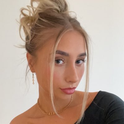 21🦋 instagram - lilyphilip_s 💖 want to see my not so innocent side follow the link 😈.. My BackUp Page