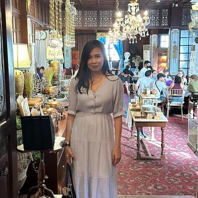 lizlaloo's profile picture. Book-lover * Environmentalist * Underdog champ * Physical therapist * Academician * Fashion enthusiast * Sports enthusiast * Servant || Advocate