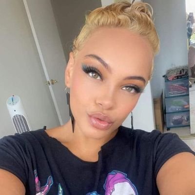 Yetty23457456's profile picture. I'm fun to chat with