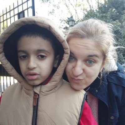 mama de un niño con autismo 
mamá de mellis
compañera de mi amor