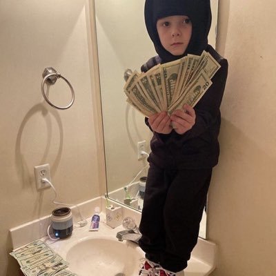 ysl_day's profile picture. Hispanic