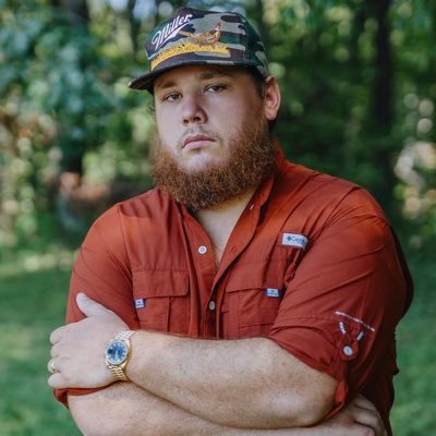 private profile of Luke combs, thank y all for the prayers and love. I'm responding to fans here ,fans