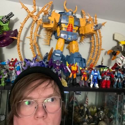 Transformers! Toy photography/Reviewer! Brainstorm fan club leader.