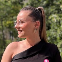 lola (@lvanhass) 's Twitter Profile