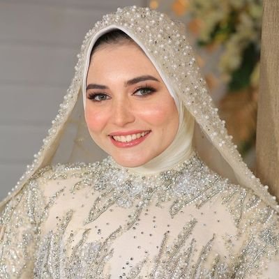 It's just me ,Fatima . Not really sure what to write about myself so i'll just say, everyone are special in their own way.
Doctor 🥼💉💊