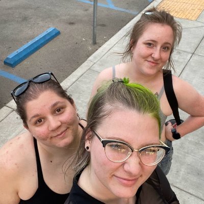 The_Only_Ari's profile picture. she/her :) gamer girl with an unhealthy addiction to kirby, cats, makeup, and mid 2000's emo music. tricked @microbomber into marrying me haha sucker