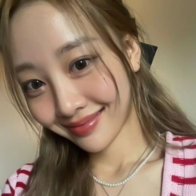 yvesapatao_'s profile picture. I’m going crazy right?   |  
loona & nct ! 🪻