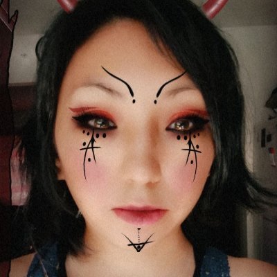 Married , Mother of 3 Vamps ,Saulteaux, Indigenous , 2 Spirited , I like horror movies , Art , 👩🍳🍕🥪🥩🎃👻🖤♊