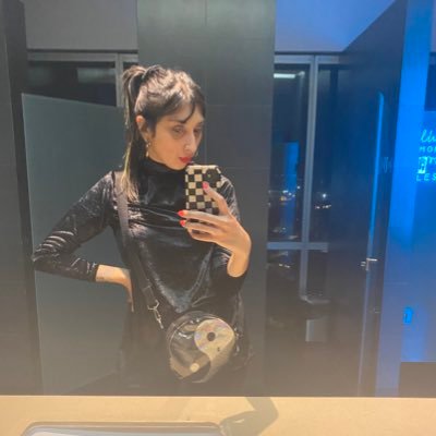 dientesconrouge's profile picture. 333