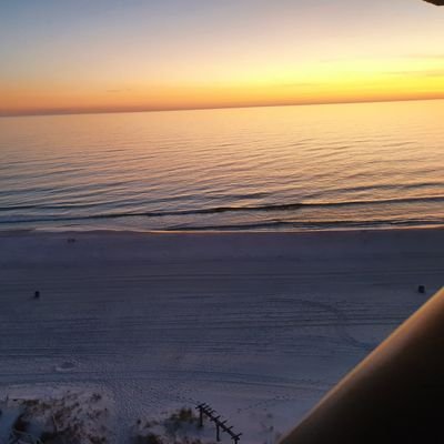 ridethewav13931's profile picture. Humanitarian,  lover of God.
