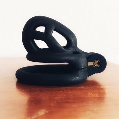 #Permalocked since 2/28/23 #Teamlocked Sub Daddy serving partner (key-holder) as top, other men as a sub bottom. DMs open. key holder to @teddychung4