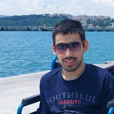 dürüst adil fikirlerini saygılı üslup ile ifade eder