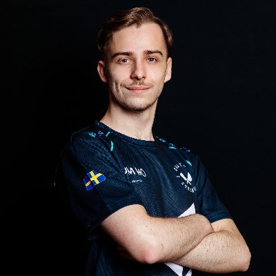 🇫🇷 20 yo AD Carry  for @LightsideSWE
U'd be surpised 🐸
LolPros : https://t.co/xzporyFOZu