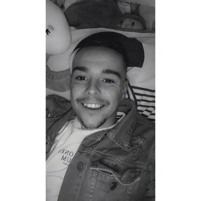 Praduuux's profile picture. 24ans ~ Martigues ~ Photographie