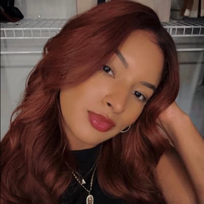 vivala_em's profile picture. 