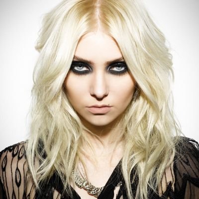 Roleplay Account by #ᴠɪᴏʀᴀ | Not affiliated with Taylor Momsen || OC | Vampire | Singer | Progeny of @SinfulBlasphemy | @SardonicGore caught her eye