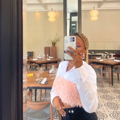 It’s just an app but have you gotten to know Christ ♥️ |FEMINIST | IG: evelynbridget | social introvert . co-founder: @maamayaka