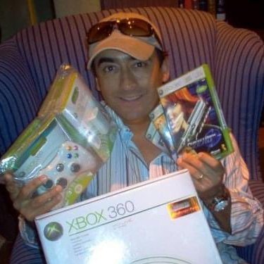 danielviar's profile picture. I don't know what this says about my personality but here's where you'll find me