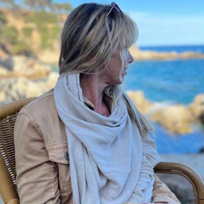 KarinneCouty's profile picture. Sophrologue Expert Formatrice Agréée  
CEO Awesome Sophro 
Entreprises Universités Grandes Ecoles Consultations Privées à domicile  
Auteure & Conférencière