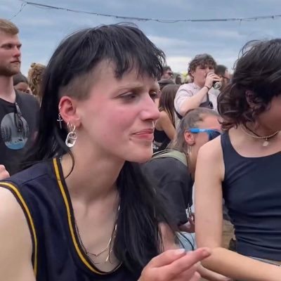 mrnswg's profile picture. croque les meufs avant qu'elles te fument