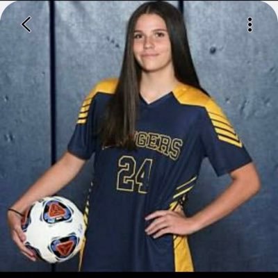 Cleveland Force SC ECNL 07 #17 | Defensive/Attacking Mid | 4.67 GPA | North Ridgeville HS ‘25 | Email: rosaliefontecchio@gmail.com|