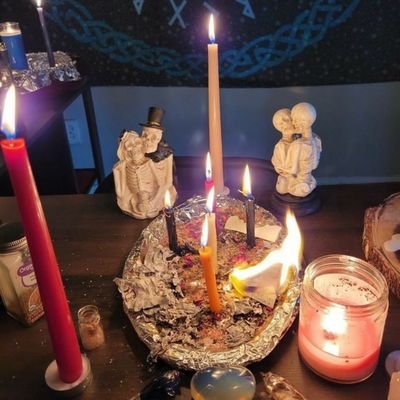 24 hours psychic/lovespecialist
 cleansing💫
  healing
and lot more ✨