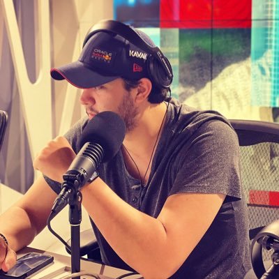 Reportero del Club América para Récord y W Deportes. Narrador de Diablos. Opiniones personales