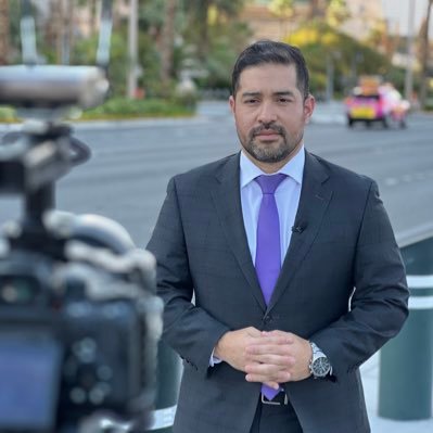 Periodista 🇻🇪 Ganador de premios Emmy. Director de Noticias en Univision Nevada. Un tipo que “no acepta las cosas como le son dadas” Cortazar