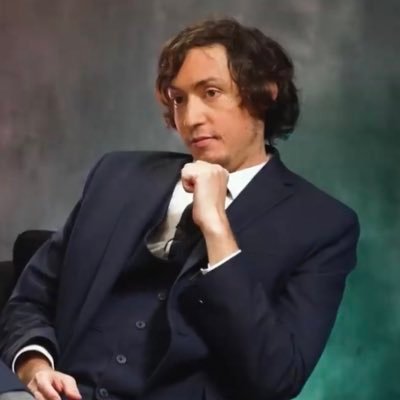 Acteur/Auteur
Les vidéos complètes du coach en charisme sont sur mon compte Instagram et ma chaîne YouTube.